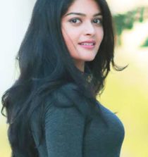 Vaibhavi Shandilya Images