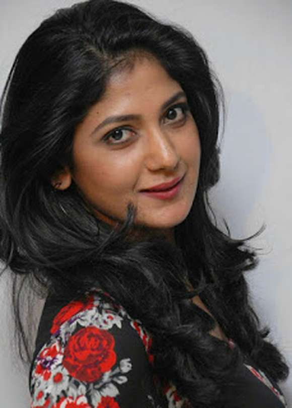 Yagna Shetty Pic