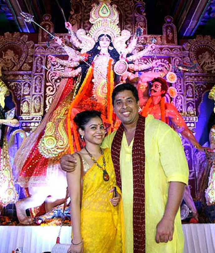 sumona chakravarti with samrat mukherjee