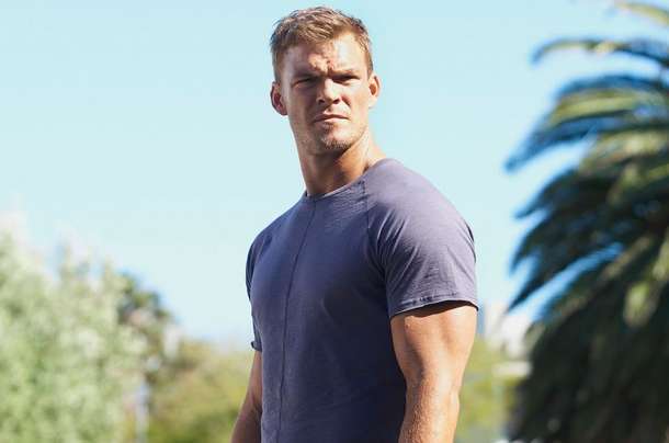 Alan Michael Ritchson Net Worth, Height, Age, Bio, Weight 2024| The ...