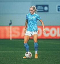 Alex Greenwood weight