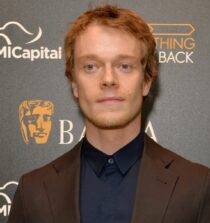 Alfie Allen weight