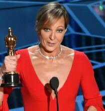 Allison Janney height