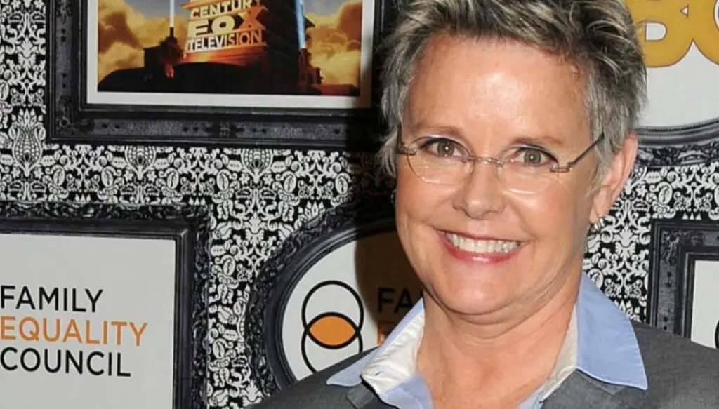 Amanda Bearse net worth, Age, Kids, Husband, Bio-Wiki, Weight 2022 - The Personage