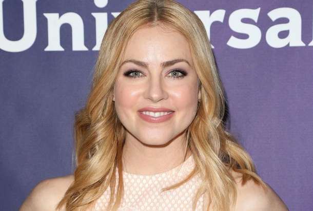 Amanda Schull net worth