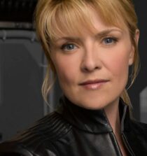 Amanda Tapping height