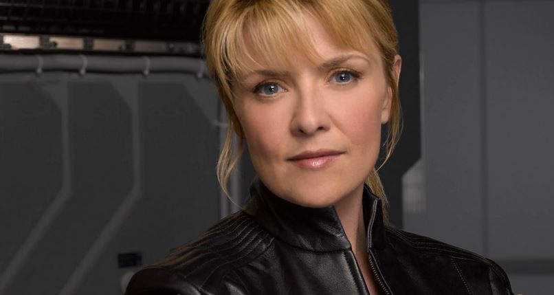 Amanda Tapping height