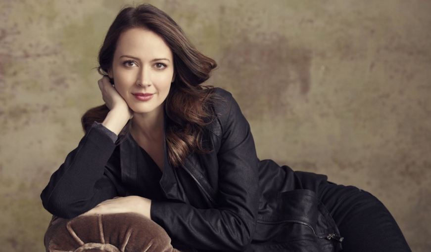 Amy Acker weight