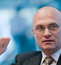 Andrew Puzder height