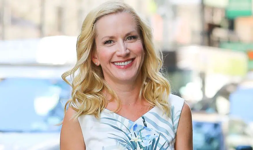 Angela Kinsey net worth