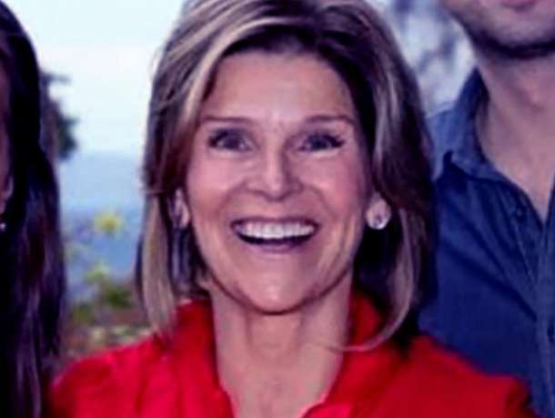 Anne Steves net worth