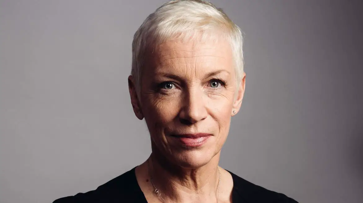 Annie Lennox height