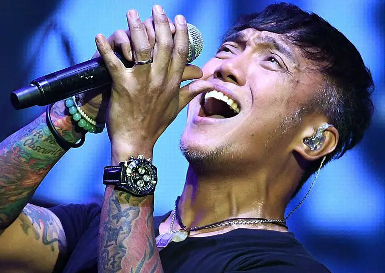 Arnel Pineda weight