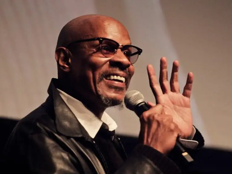 Avery Brooks Net worth, Age BioWiki, Kids, Wife, Weight 2023 The