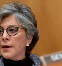 Barbara Boxer height