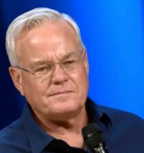 Bill Hybels height