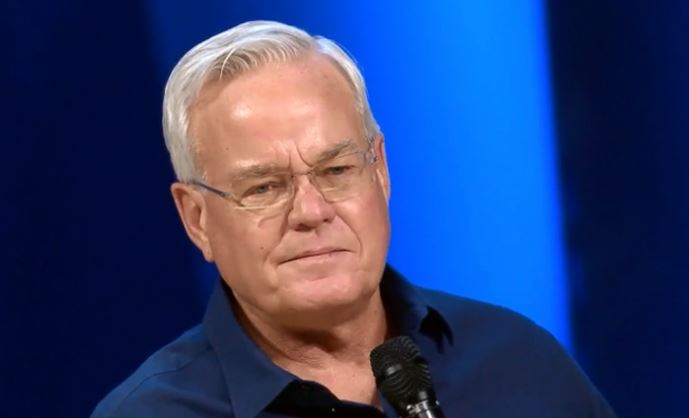 Bill Hybels height