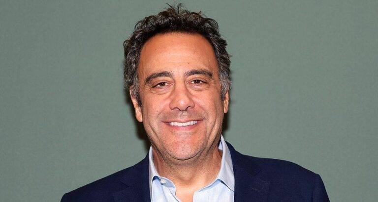 Brad Garrett Net worth, Age: Kids, Bio-Wiki, Wife, Weight 2024| The