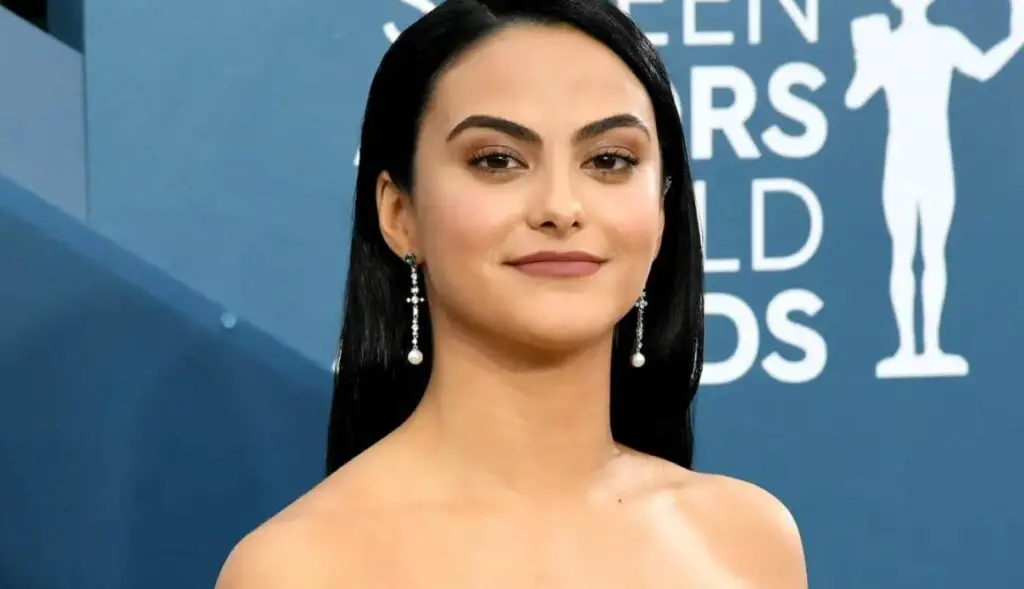 Camila Mendes Net worth, Age: Bio-Wiki, Relationship, Weight, Kids 2024