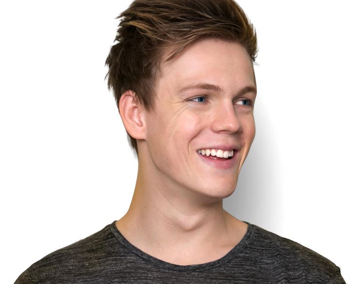 Caspar Lee weight