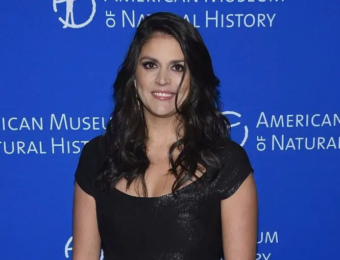 Cecily Strong height