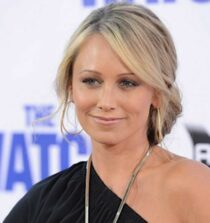 Christine Taylor height