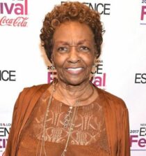 Cissy Houston height