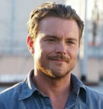 Clayne Crawford height