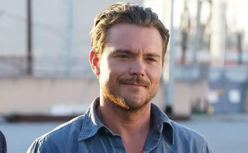 Clayne Crawford height