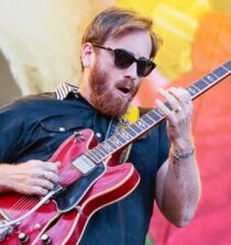 Dan Auerbach height