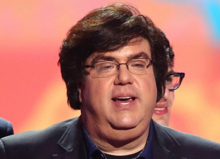 Dan Schneider Net worth, Age Wife, BioWiki, Weight, Kids 2024 The Personage