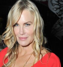 Daryl Hannah weight