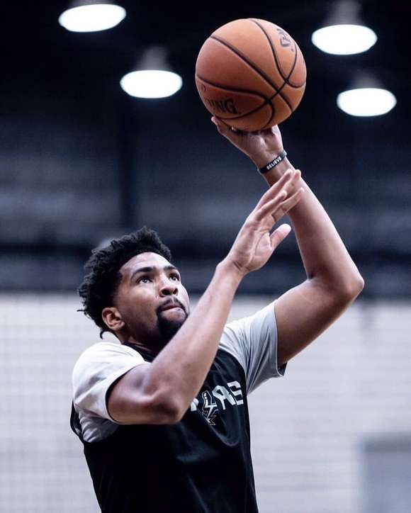 Dedric Lawson age