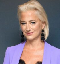 Dorinda Medley height