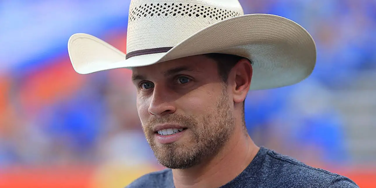 Dustin Lynch net worth, Age, Wife, Weight, BioWiki, Kids 2024 The