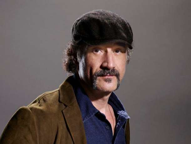 Elias Koteas