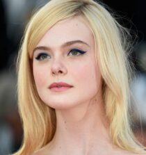 Elle Fanning height