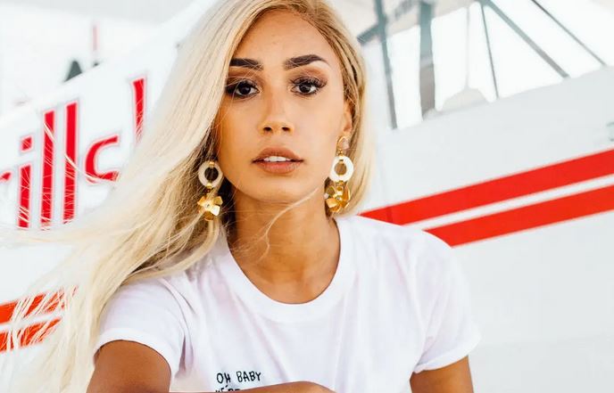 Eva Gutowski net worth