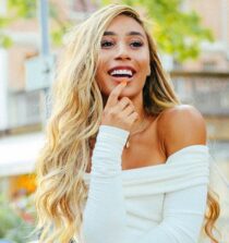 Eva Gutowski weight