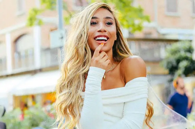 Eva Gutowski weight