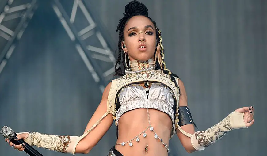 FKA Twigs weight