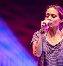 Fiona Apple age