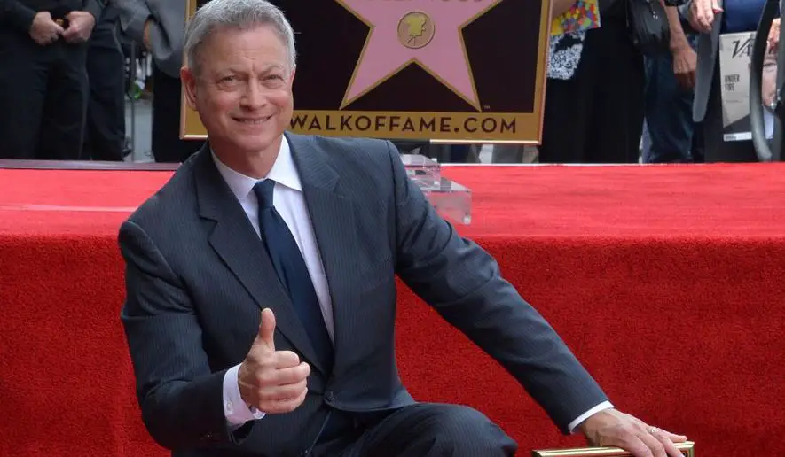 Gary Sinise height