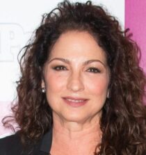 Gloria Estefan weight