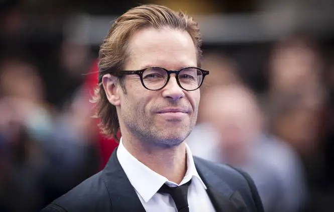 Guy Pearce height