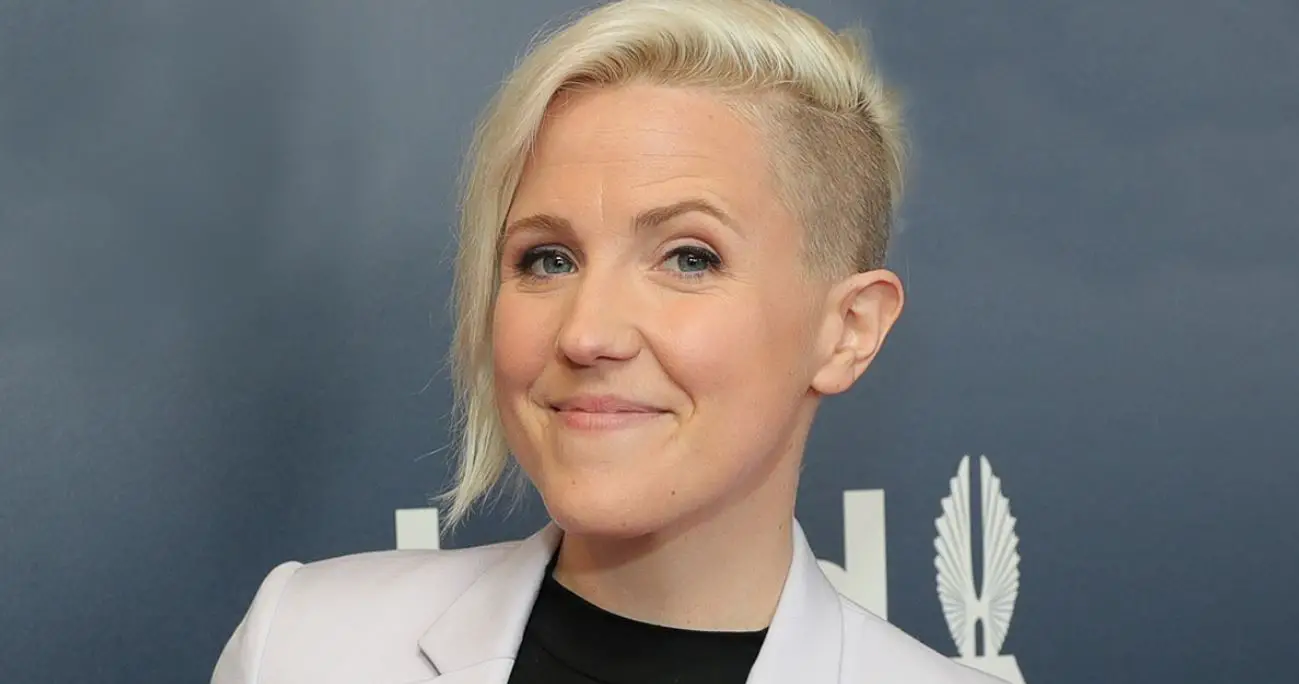 Hannah Hart height