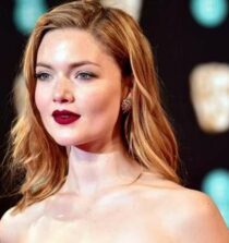 Holliday Clark Grainger networth