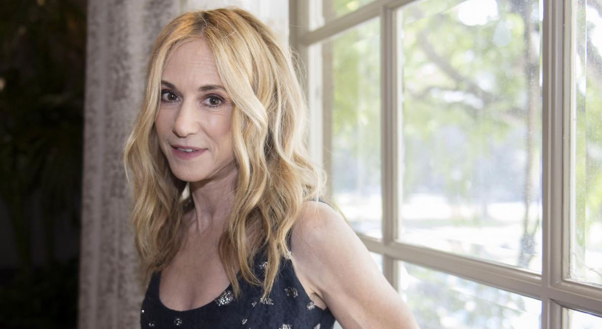 Holly Hunter age