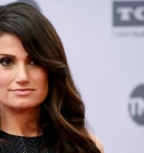 Idina Menzel age