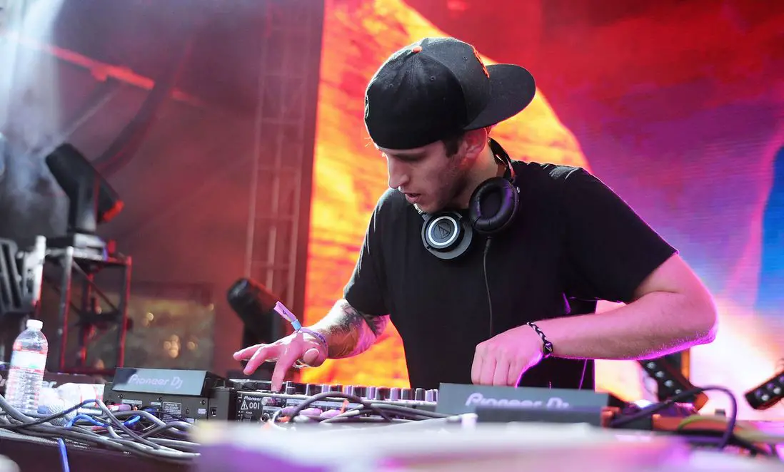 Illenium Age, Net worth Wife, Kids, BioWiki, Weight 2022 The Personage